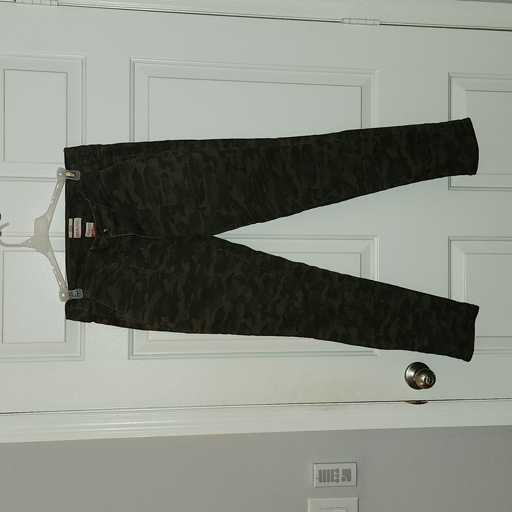 Merona camo pants